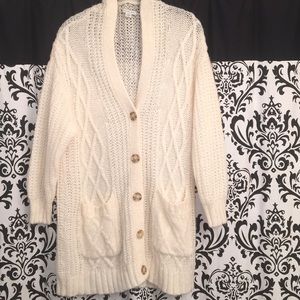 American Eagle 🦅 sweater. Suite large.Cream color